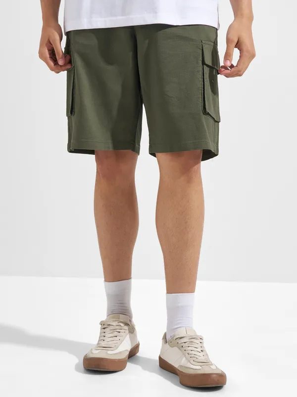 Highlander Men Olive Relaxed Fit Cargo Shorts