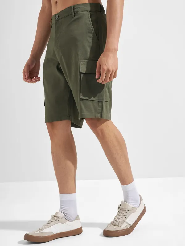 Highlander Men Olive Relaxed Fit Cargo Shorts