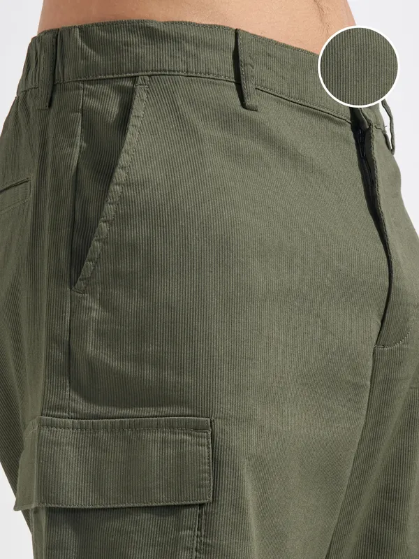 Highlander Men Olive Relaxed Fit Cargo Shorts