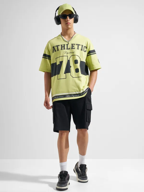 Highlander Men Black Relaxed Fit Cargo Shorts