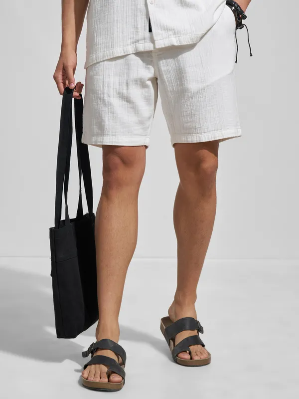 Highlander Men White Relaxed Fit Regular Shorts