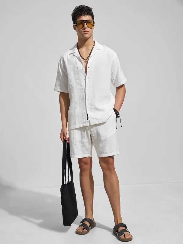 Highlander Men White Relaxed Fit Regular Shorts