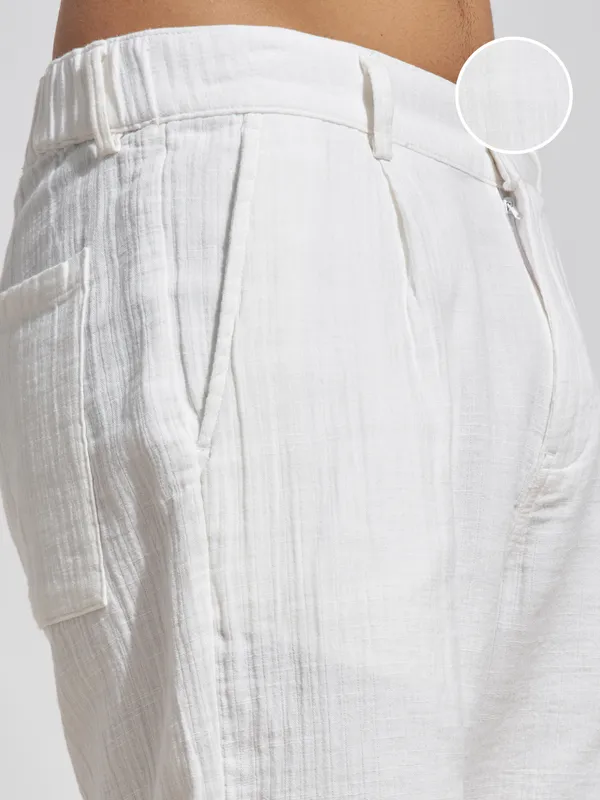 Highlander Men White Relaxed Fit Regular Shorts