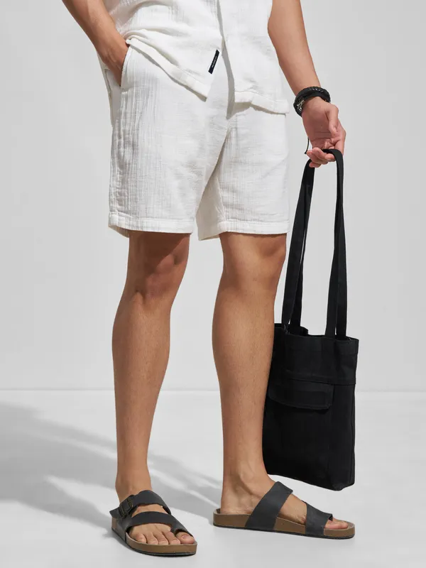 Highlander Men White Relaxed Fit Regular Shorts