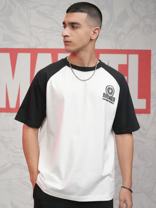 Marvel By Highlander Men White Captain America Printed Round Neck Oversized Fit T-Shirt