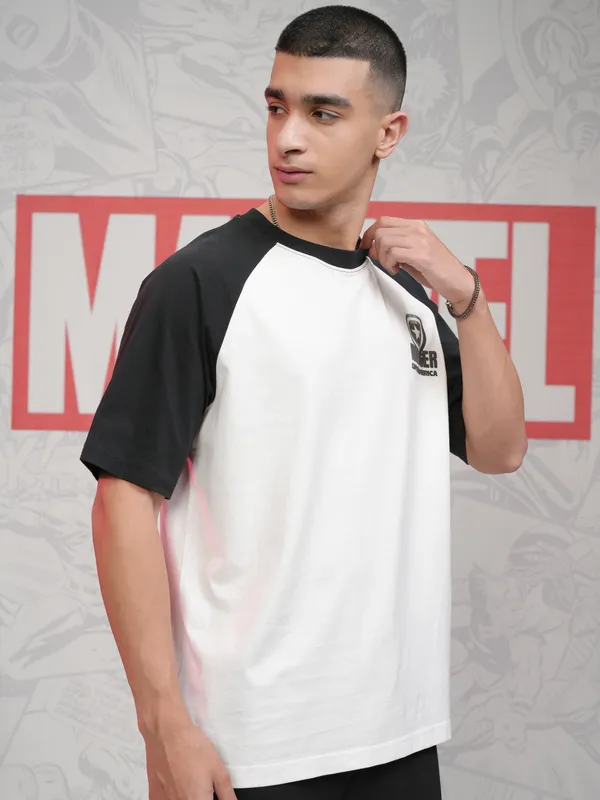 Marvel By Highlander Men White Captain America Printed Round Neck Oversized Fit T-Shirt