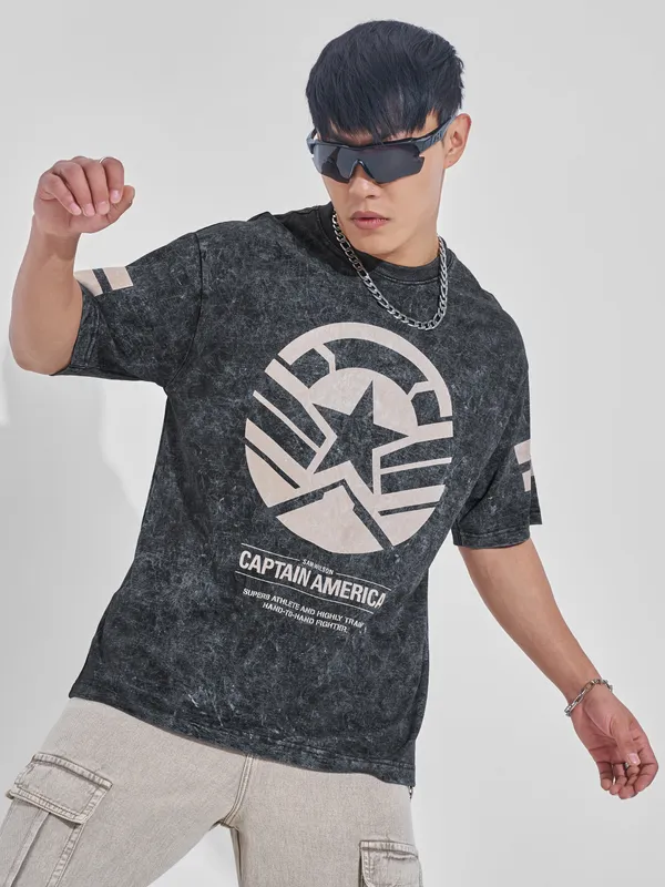 Marvel By Highlander Men Black Captain America Printed Round Neck T-Shirt