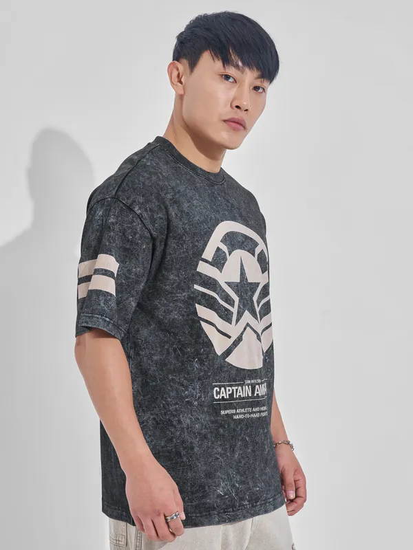 Marvel By Highlander Men Black Captain America Printed Round Neck T-Shirt