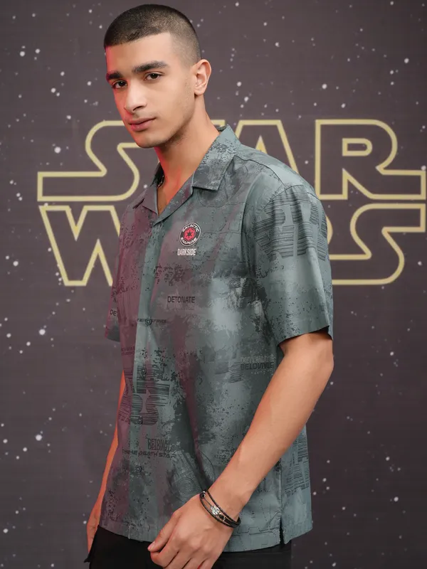 Star Wars By Highlander Men Green Dark Side Printed Relaxed Fit Casual Shirt
