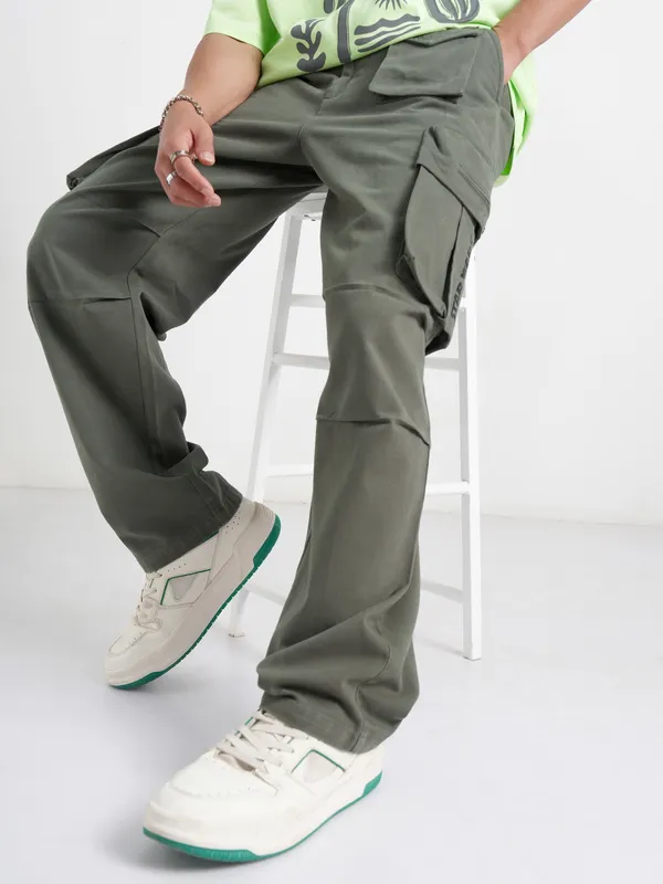 Highlander Men Olive Star Wars Loose Fit Solid Regular Trouser
