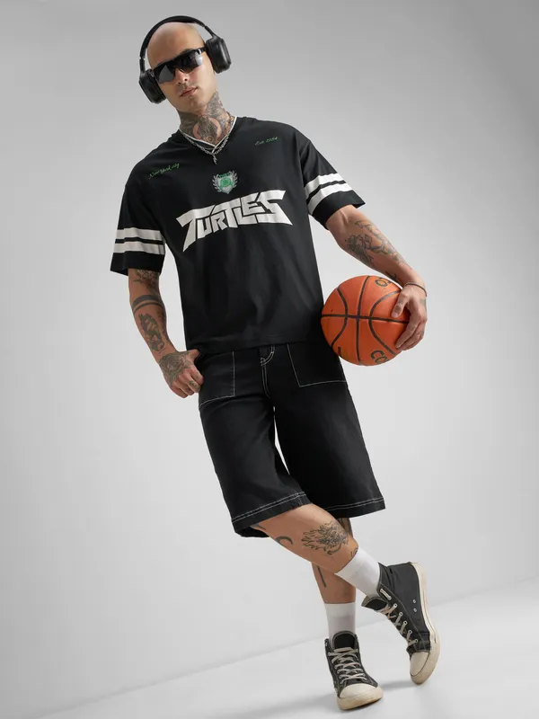 Highlander Men Black Ninja Turtles Printed V-Neck Oversized Fit T-Shirt