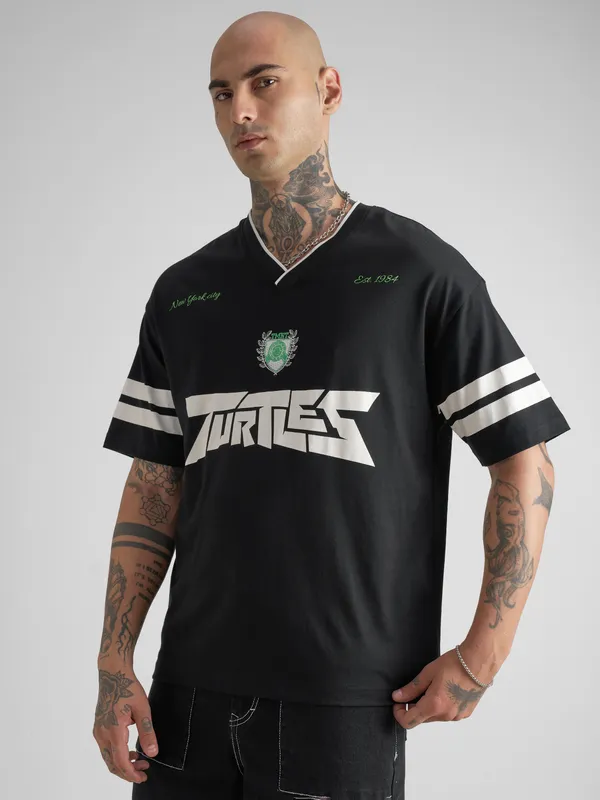 Highlander Men Black Ninja Turtles Printed V-Neck Oversized Fit T-Shirt