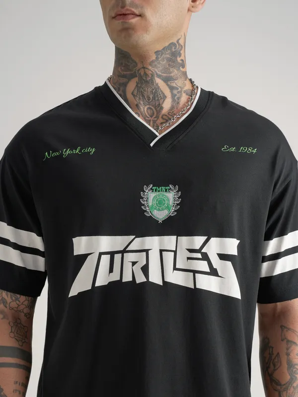 Highlander Men Black Ninja Turtles Printed V-Neck Oversized Fit T-Shirt