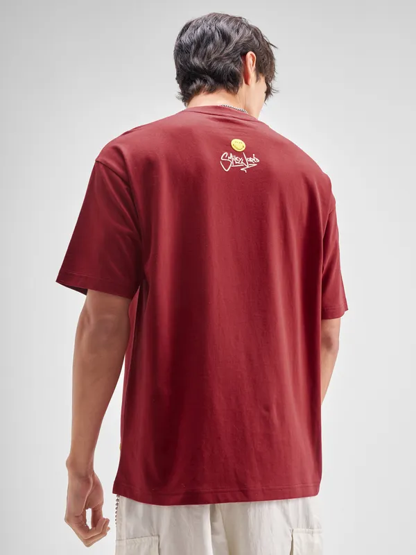 Highlander Men Maroon SmileyWorldÂ® Applique Round Neck Applique T-Shirt
