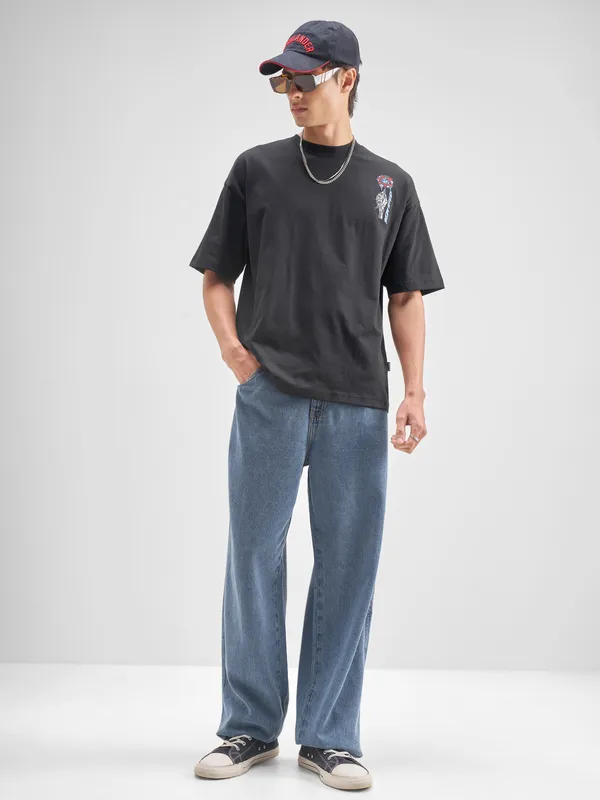 Highlander Men Black SmileyWorldÂ® Printed Round Neck T-Shirt