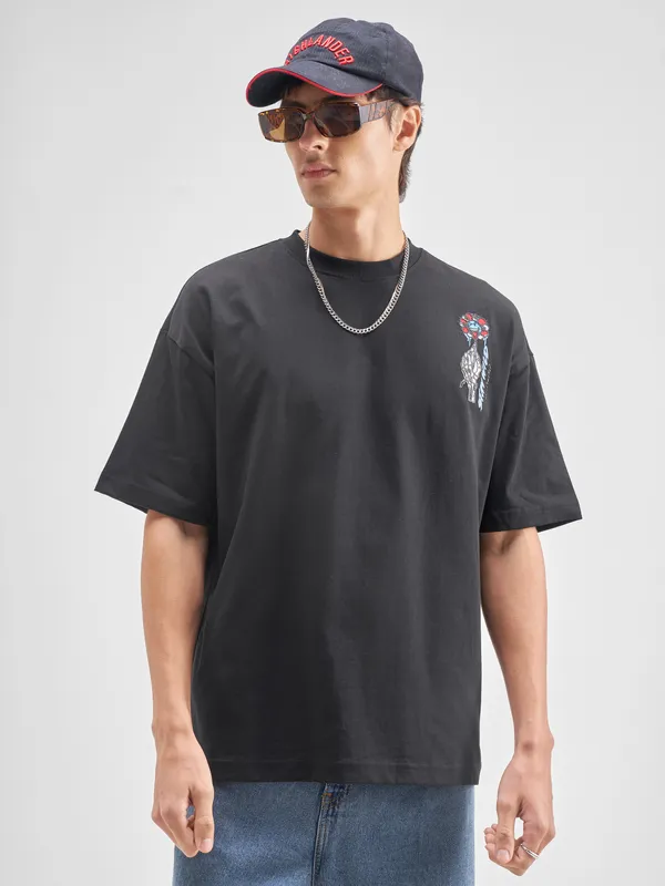 Highlander Men Black SmileyWorldÂ® Printed Round Neck T-Shirt