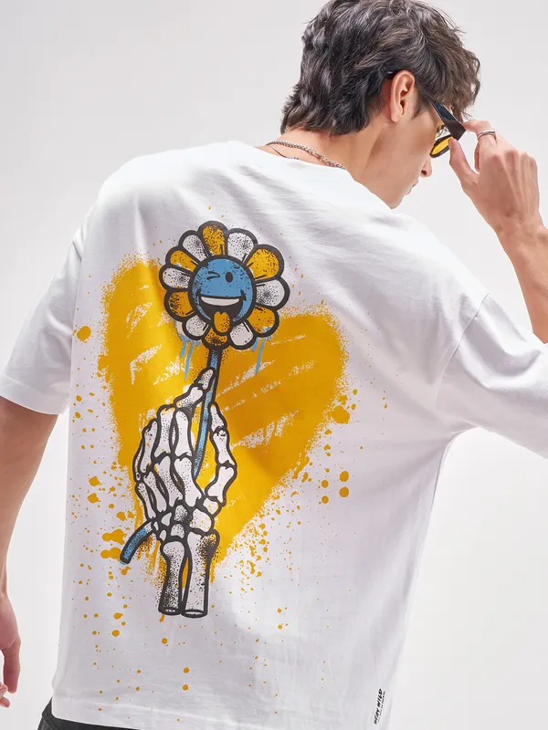 Highlander Men White SmileyWorldÂ® Printed Round Neck T-Shirt