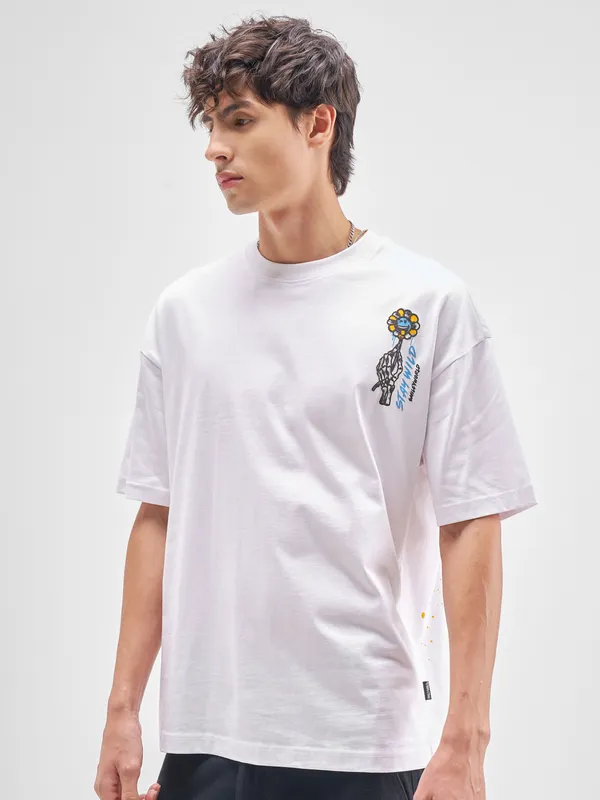 Highlander Men White SmileyWorldÂ® Printed Round Neck T-Shirt