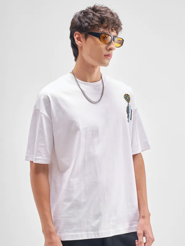 Highlander Men White SmileyWorldÂ® Printed Round Neck T-Shirt