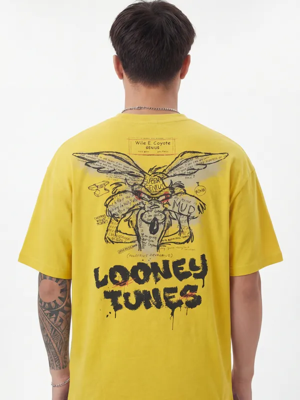 WB By Highlander Men Yellow Looney Tunes Printed Round Neck T-Shirt