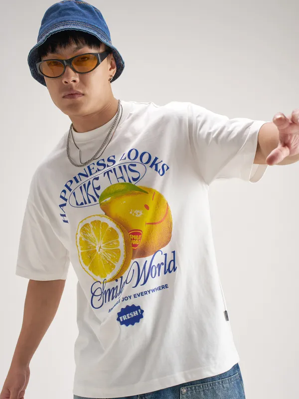 Highlander Men White SmileyWorldÂ® Printed Round Neck T-Shirt