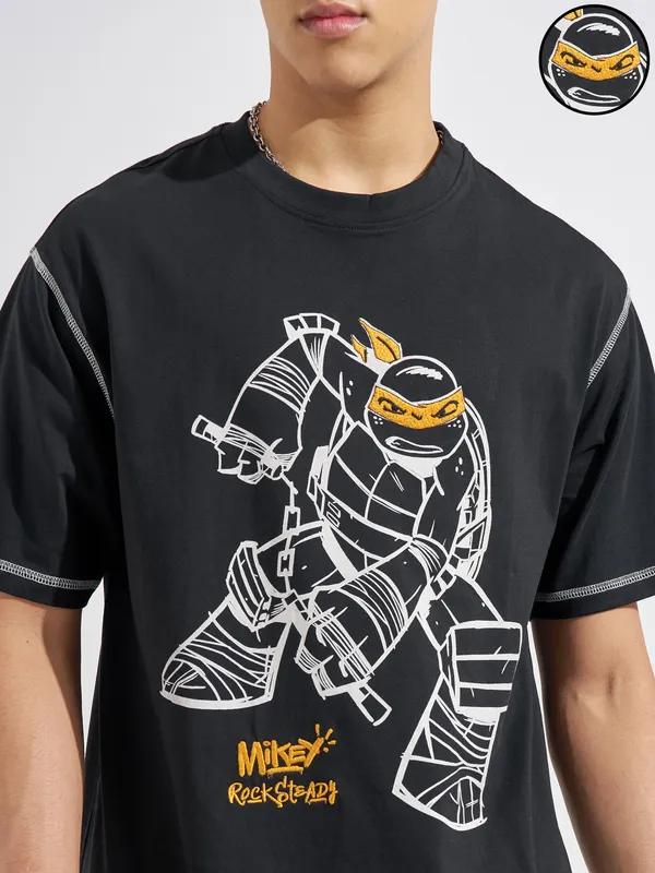 Highlander Men Black Ninja Turtles Embroidered Round Neck T-Shirt