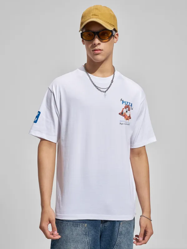 WB By Highlander Men White Looney Tunes Printed Round Neck T-Shirt