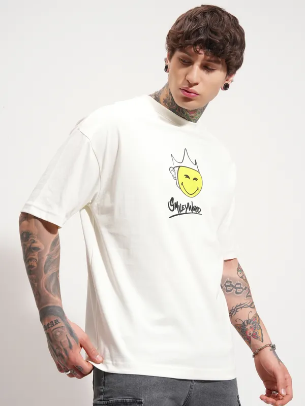 SmileyWorldÂ® Men Printed Round Neck Oversized Fit T-Shirt
