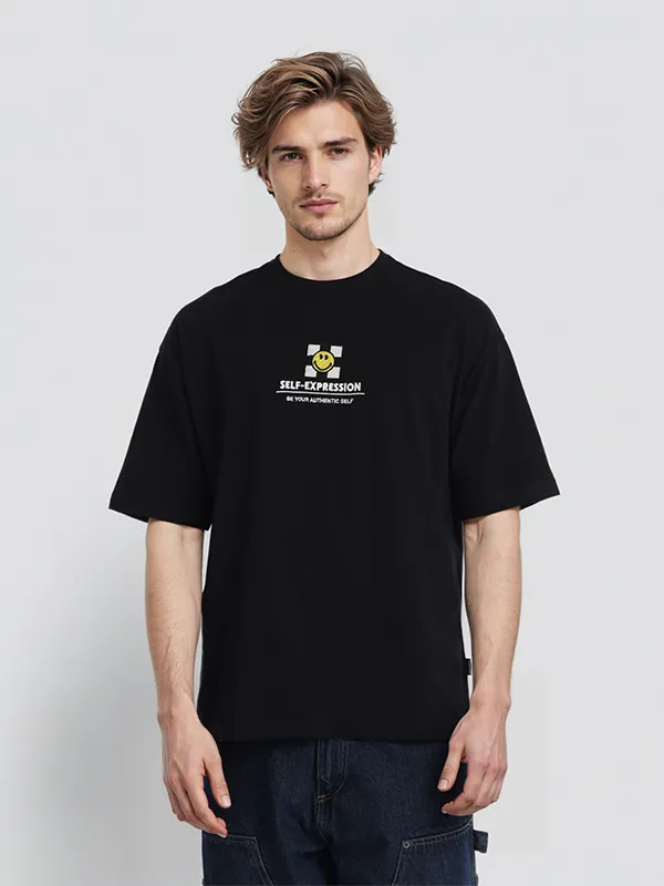 Highlander Men Black SmileyWorldÃÂ® Printed Round Neck Oversized Fit T-Shirt