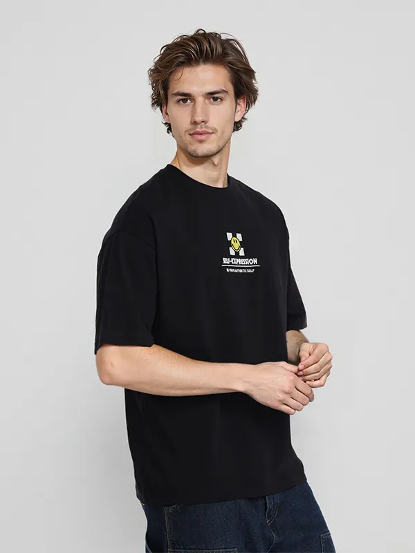 Highlander Men Black SmileyWorldÃÂ® Printed Round Neck Oversized Fit T-Shirt