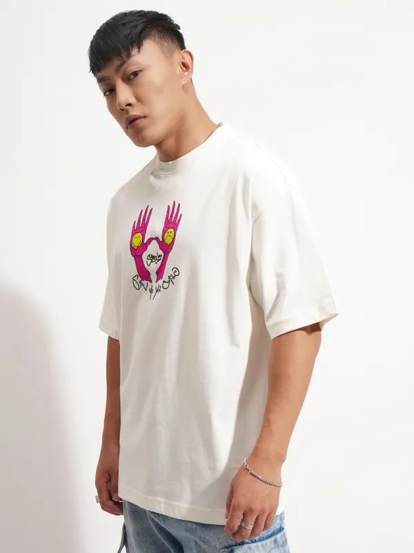 Highlander Men Off White SmileyWorldÃÂ® Printed Round Neck Oversized Fit T-Shirt