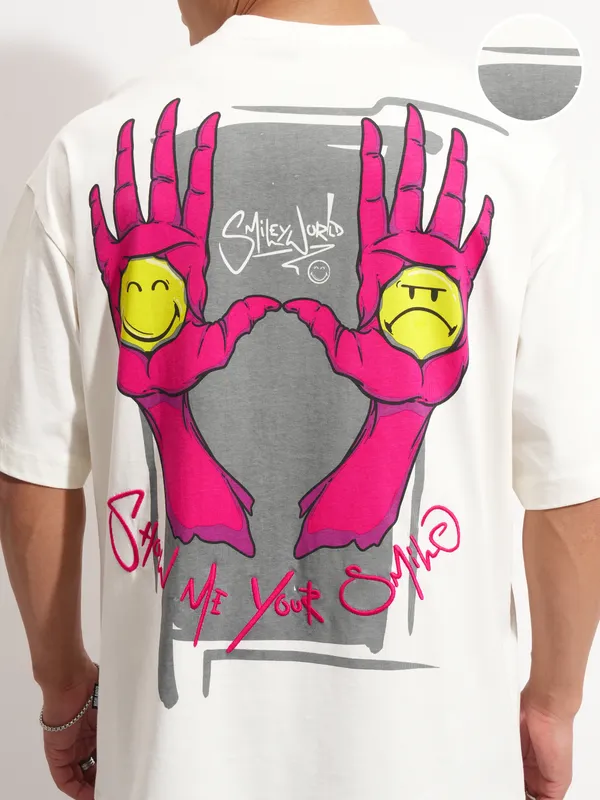 Highlander Men Off White SmileyWorldÃÂ® Printed Round Neck Oversized Fit T-Shirt