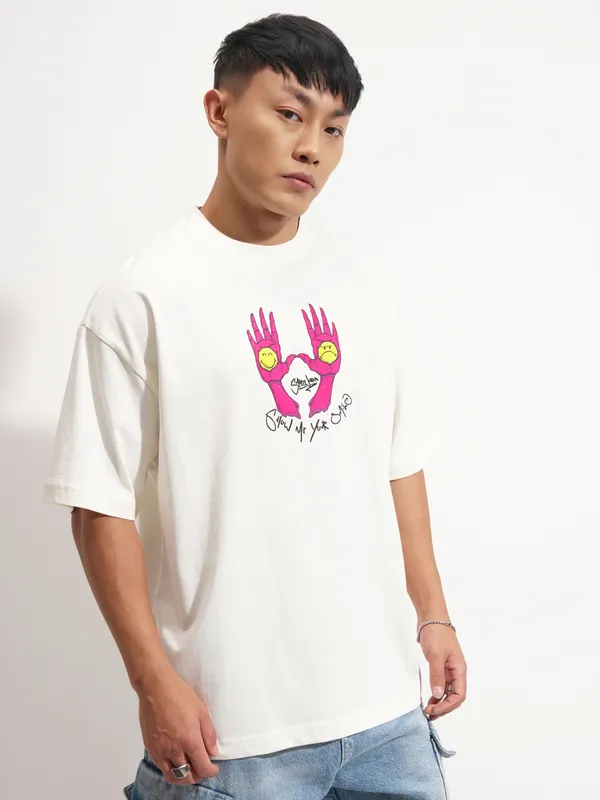 Highlander Men Off White SmileyWorldÃÂ® Printed Round Neck Oversized Fit T-Shirt