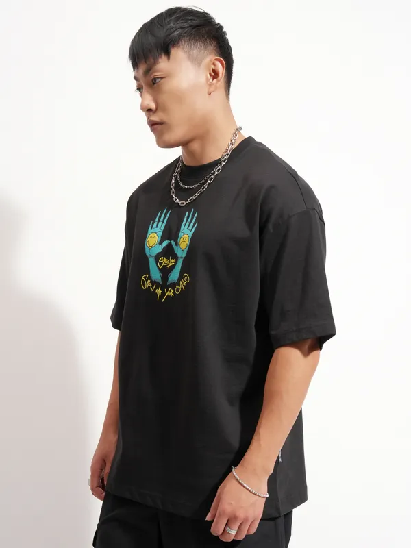 Highlander Men Black SmileyWorldÃÂ® Printed Round Neck Oversized Fit T-Shirt
