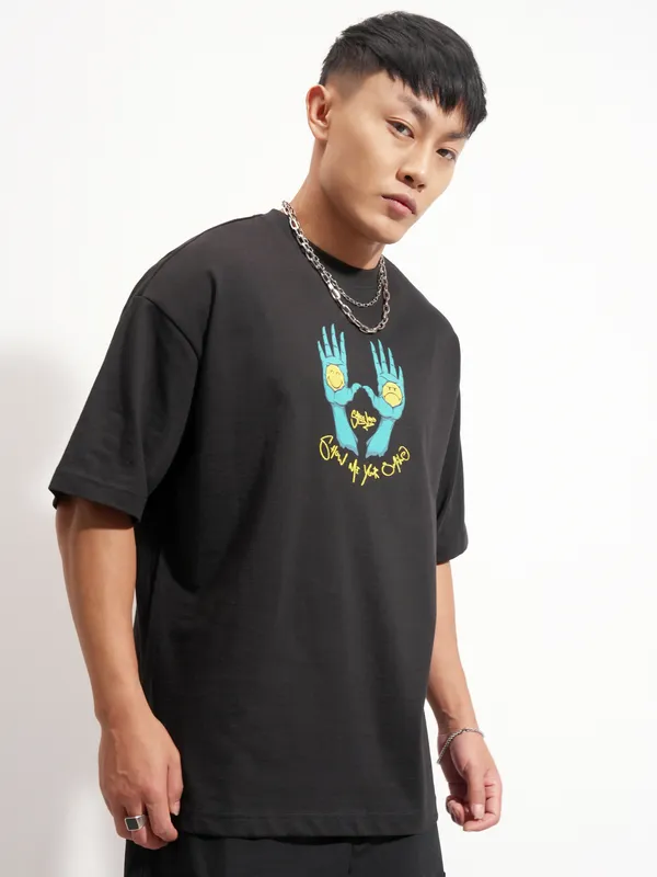 Highlander Men Black SmileyWorldÃÂ® Printed Round Neck Oversized Fit T-Shirt