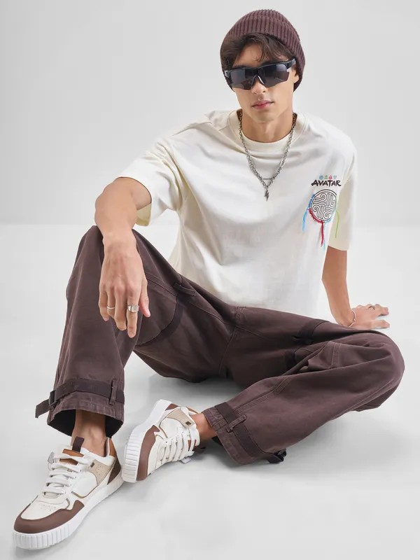 Highlander Men Off White Avatar Printed Round Neck Oversized Fit T-Shirt