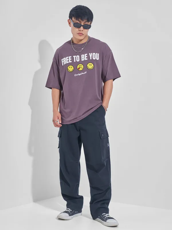 Highlander Men Mauve Smiley Printed Round Neck Oversized Fit T-Shirt