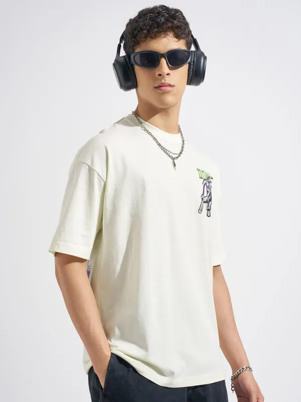 Highlander Men Cream Ninja Turtles Printed Round Neck Oversized Fit T-Shirt