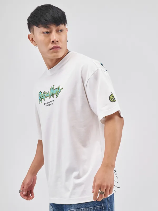 Highlander Men White Rick And Morty Printed Round Neck Oversized Fit T-Shirt