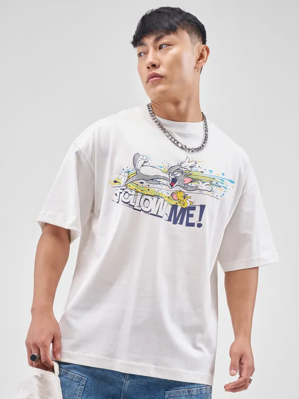 WB By Highlander Men White Tom And Jerry Printed Round Neck Oversized Fit T-Shirt