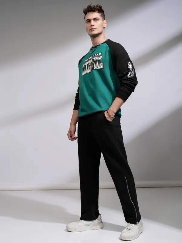 WB By Highlander Men Green Looney Tunes Round Neck Pullover Sweatshirt