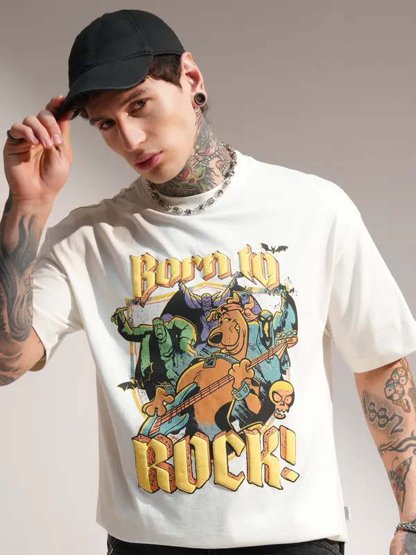 WB By Highlander Men Off White Scooby Doo Printed Round Neck T-Shirt