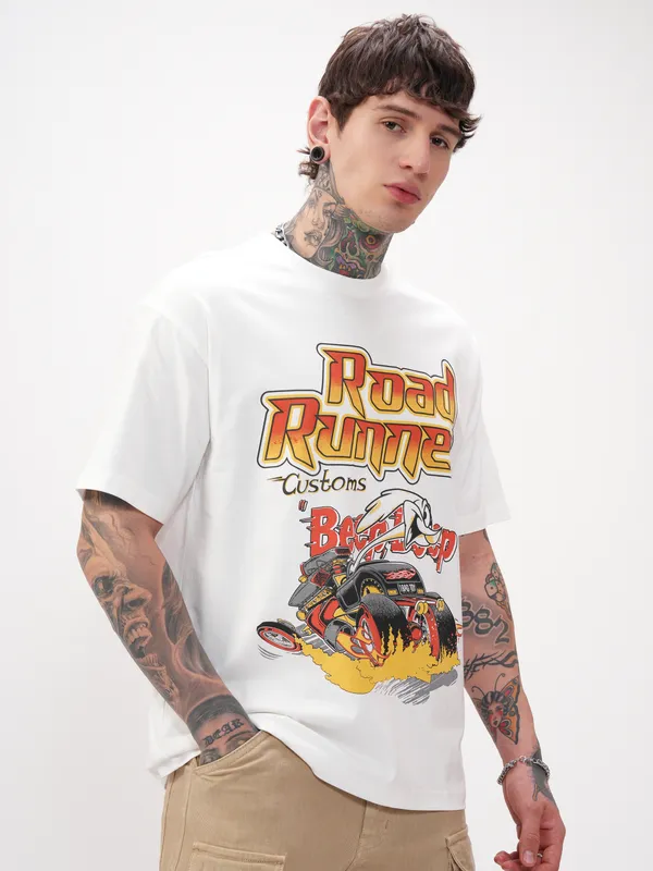 WB By Highlander Men White Looney Tunes Printed Round Neck Oversized Fit T-Shirt