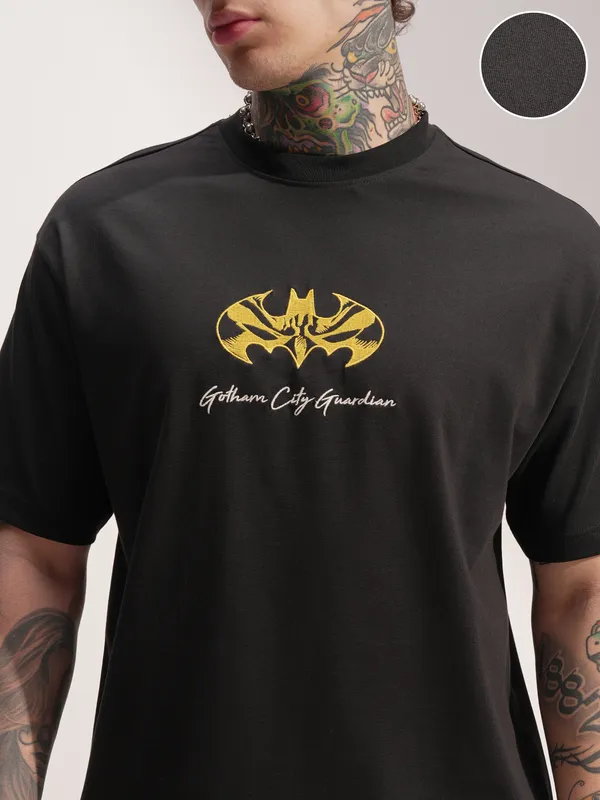 DC By Highlander Men Black Batman Embroidered Round Neck T-Shirt