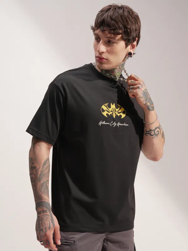 DC By Highlander Men Black Batman Embroidered Round Neck T-Shirt