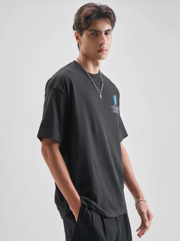 DC By Highlander Men Black Flash Printed Round Neck Oversized Fit T-Shirt
