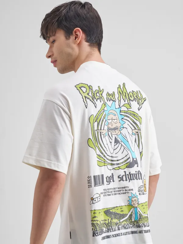Highlander Men White Rick And Morty Printed Round Neck Oversized Fit T-Shirt