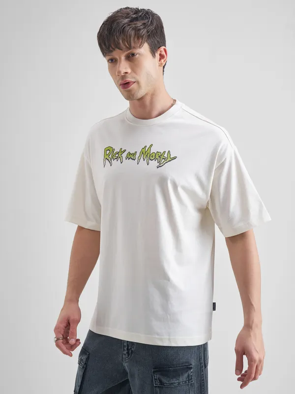 Highlander Men White Rick And Morty Printed Round Neck Oversized Fit T-Shirt
