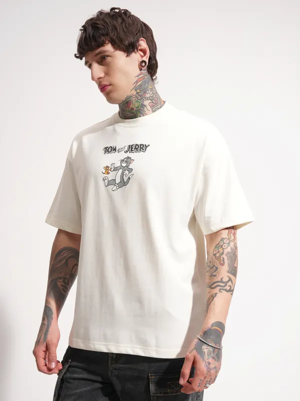 WB By Highlander Men Off White Tom And Jerry Printed Round Neck Oversized Fit T-Shirt