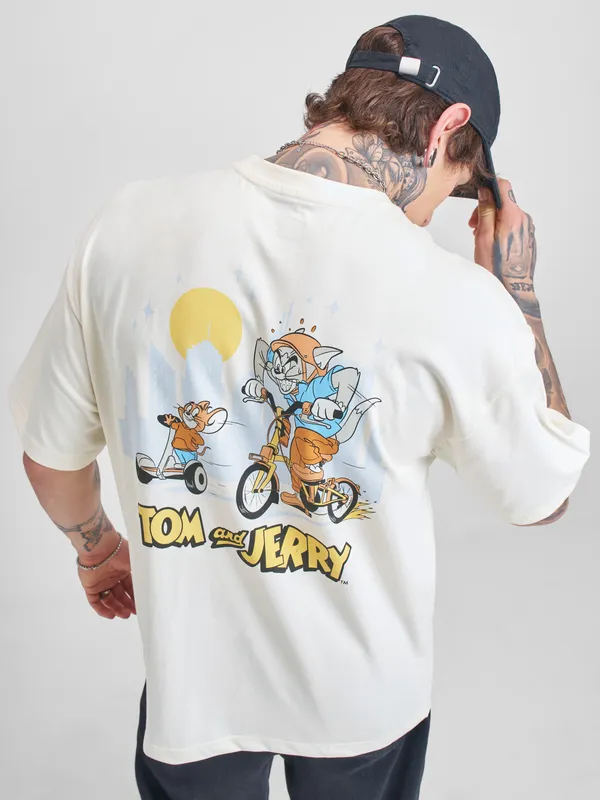 WB By Highlander Men Off White Tom And Jerry Printed Round Neck Oversized Fit T-Shirt